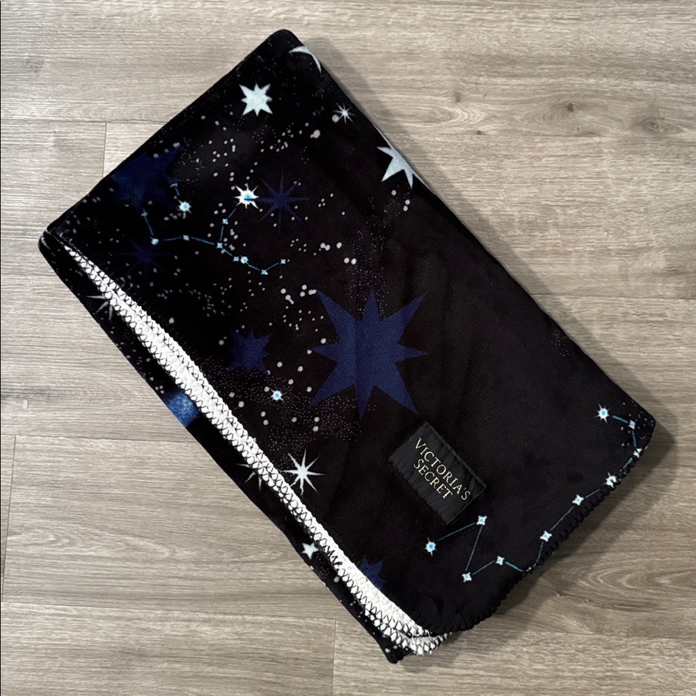 Victoria's Secret “The Dreamer” Fleece Throw Blanket